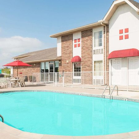 Boarders Inn And Suites By Cobblestone Lamar Missouri Exterior foto