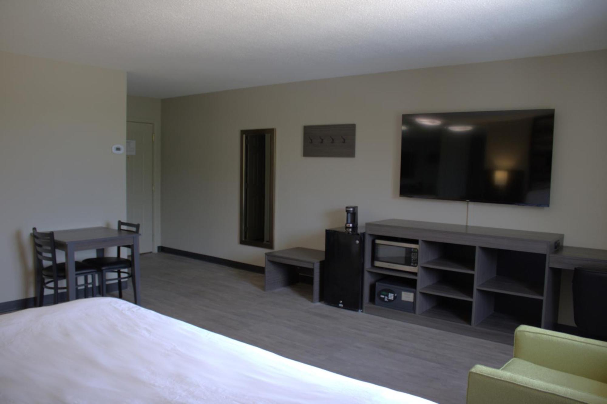 Boarders Inn And Suites By Cobblestone Lamar Missouri Exterior foto