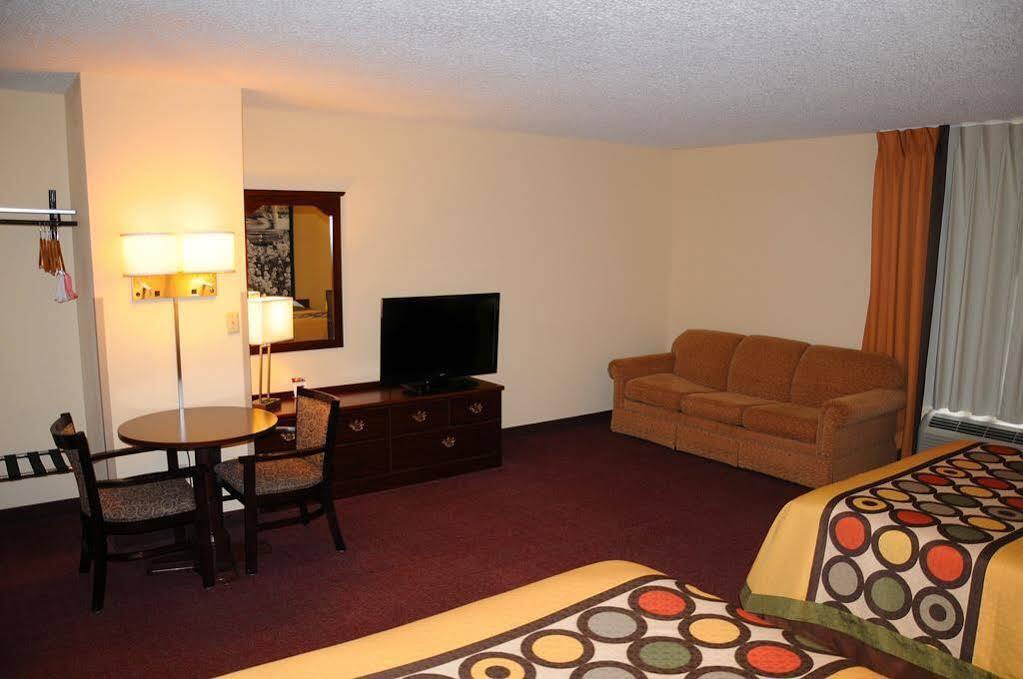 Boarders Inn And Suites By Cobblestone Lamar Missouri Exterior foto